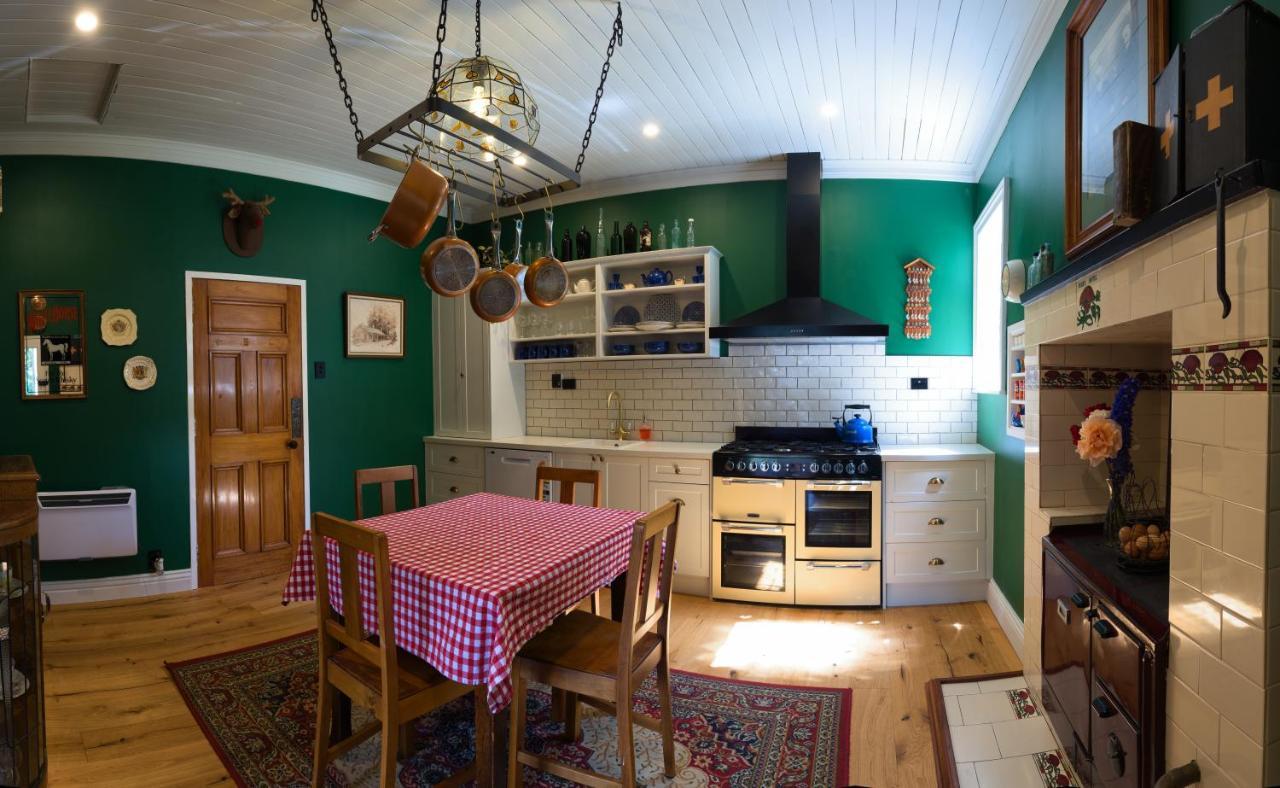 The Ferry Bed & Breakfast Queenstown Ngoại thất bức ảnh
