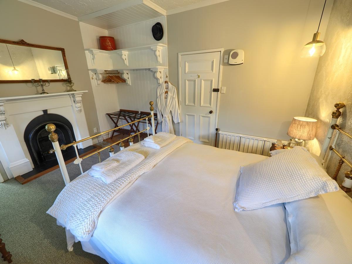 The Ferry Bed & Breakfast Queenstown Ngoại thất bức ảnh